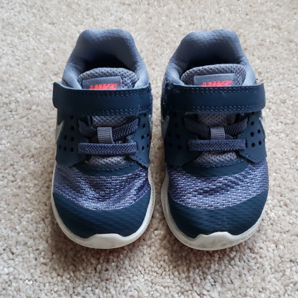 Nike toddler sneakers, size 5C